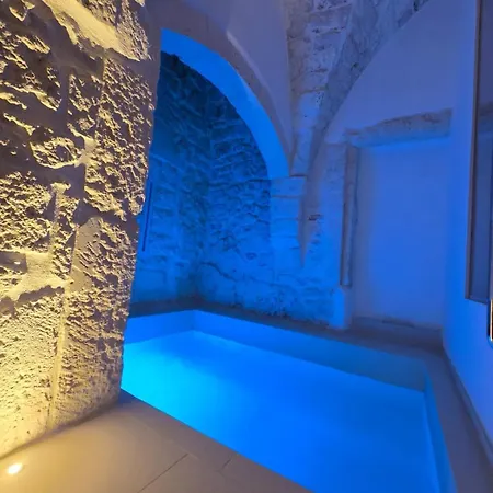 Prima Pietra Con Piscina Riscaldata * 奥斯图尼