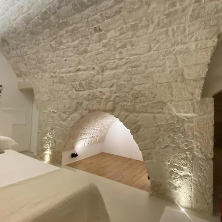 Prima Pietra Con Piscina Riscaldata Ostuni