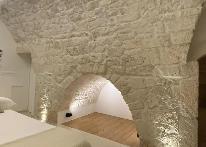 Prima Pietra Con Piscina Riscaldata Ostuni